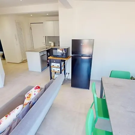 98gb - 2p With Terrace And Side Sea View Appartement *