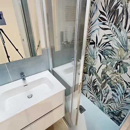 98gb - 2p With Terrace And Side Sea View * 芒通