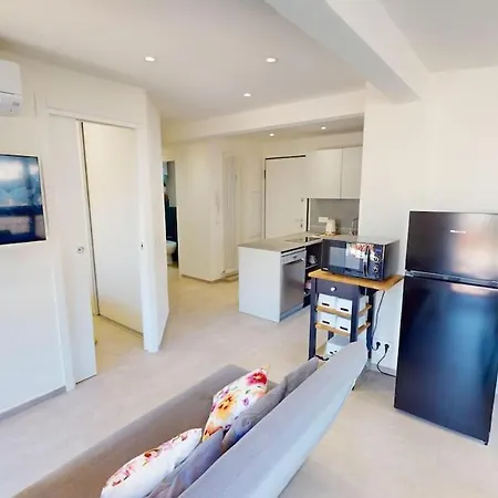 98gb - 2p With Terrace And Side Sea View Menton