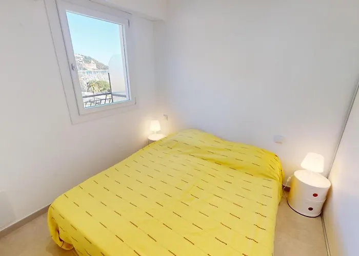 Apartment 98gb - 2p With Terrace And Side Sea View *